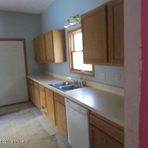 928 Masonic Ave, Belding, MI 48809 photo 5