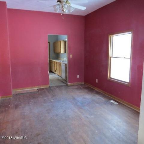 928 Masonic Ave, Belding, MI 48809 photo 6