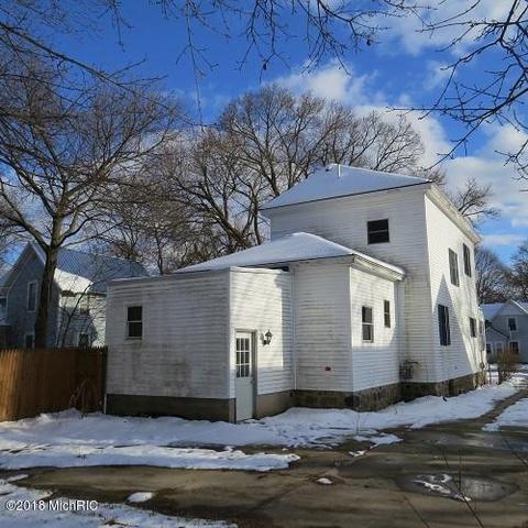 928 Masonic Ave, Belding, MI 48809 photo 3
