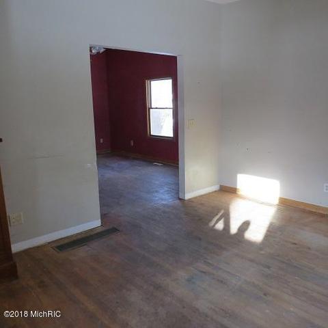 928 Masonic Ave, Belding, MI 48809 photo 9