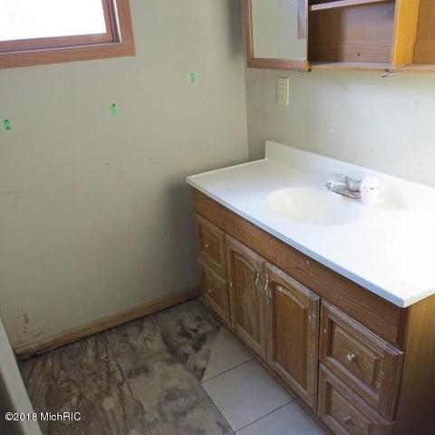 928 Masonic Ave, Belding, MI 48809 photo 7