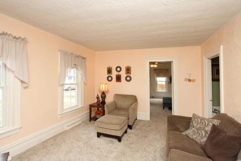 204 E Hill St, Plainwell, MI 49080 photo 5