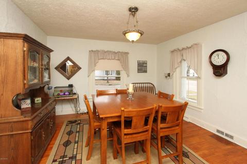 204 E Hill St, Plainwell, MI 49080 photo 4