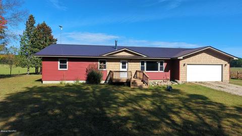 11362 Eighth St, Reed City, MI 49677 photo 2