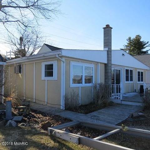 731 Thompson St SW, Stanton, MI 48888 photo 3
