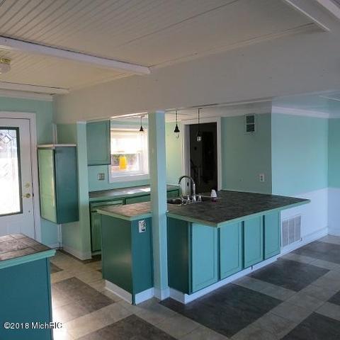 731 Thompson St SW, Stanton, MI 48888 photo 10