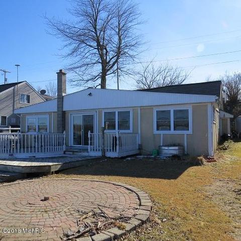 731 Thompson St SW, Stanton, MI 48888 photo 2