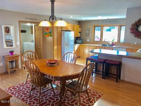 10364 Broadway, Remus, MI 49340 photo 6