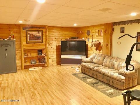 10364 Broadway, Remus, MI 49340 photo 23