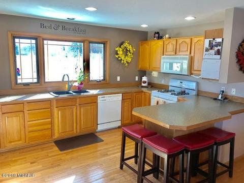 10364 Broadway, Remus, MI 49340 photo 4
