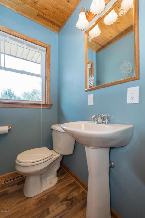672 10th St, Plainwell, MI 49080 photo 14