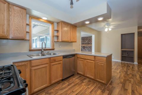 672 10th St, Plainwell, MI 49080 photo 11