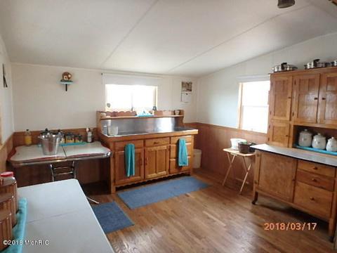 5500 W Reading Rd, Reading, MI 49274 photo 2
