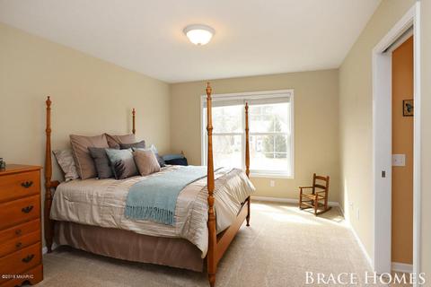 2248 Hearthside Dr SE, Ada, MI 49301 photo 28