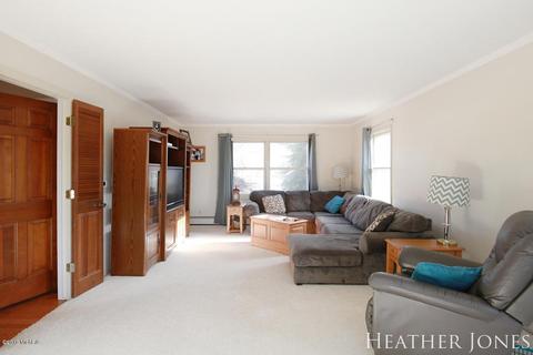 1599 Louva, Belding, MI 48809 photo 4