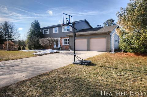 1599 Louva, Belding, MI 48809 photo 2