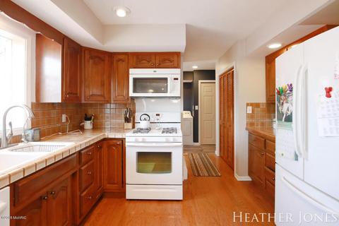1599 Louva, Belding, MI 48809 photo 9