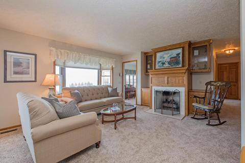 312 Anns Ct, Plainwell, MI 49080 photo 4