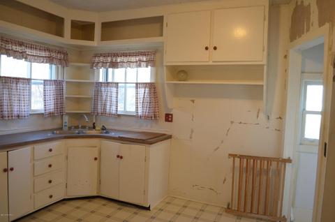 203 Jackson St, Sunfield, MI 48890 photo 9