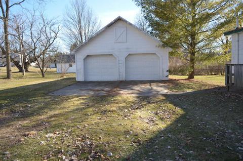 203 Jackson St, Sunfield, MI 48890 photo 3