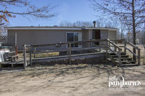 11493 S Walnut Ave, Grant, MI 49327 photo 7