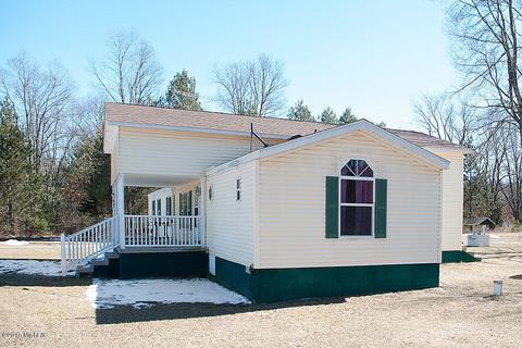 12399 4 Mile Rd, Evart, MI 49631 photo 4