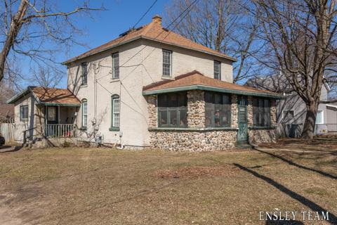 441 Birch St, Belding, MI 48809 photo 2