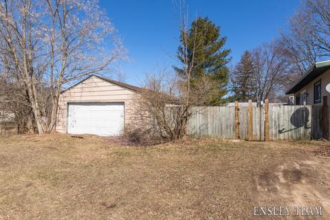 441 Birch St, Belding, MI 48809 photo 5