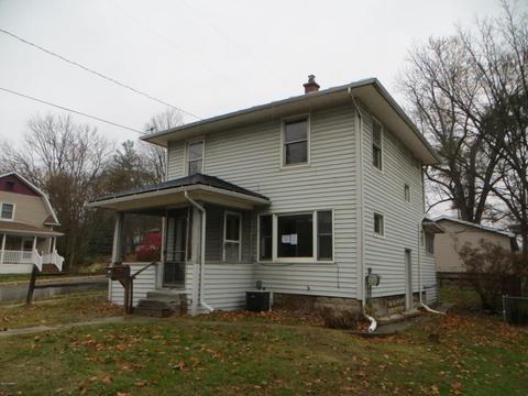 202 E Lincoln Ave, Ionia, MI 48846 photo 2