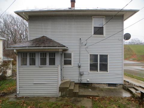 202 E Lincoln Ave, Ionia, MI 48846 photo 3