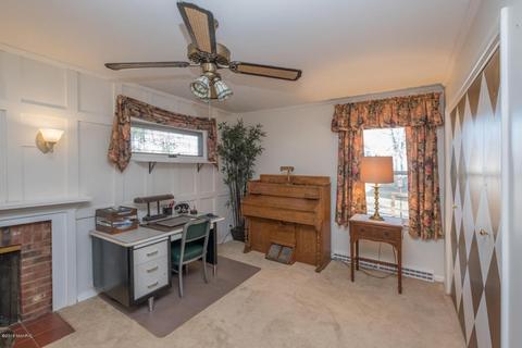 209 E Grant St, Plainwell, MI 49080 photo 16