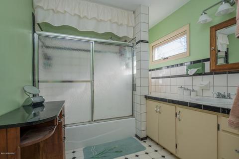 209 E Grant St, Plainwell, MI 49080 photo 19