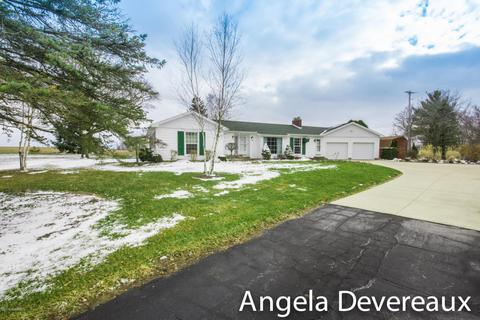 433 S Second St, Carson City, MI 48811 photo 3