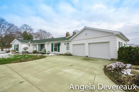 433 S Second St, Carson City, MI 48811 photo 2