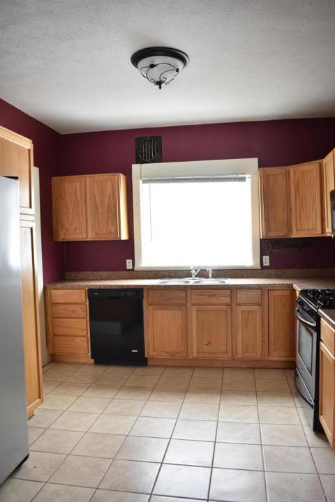 522 S Broas St, Belding, MI 48809 photo 5
