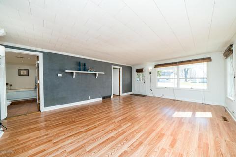 141 Sheldon St, Climax, MI 49034 photo 4
