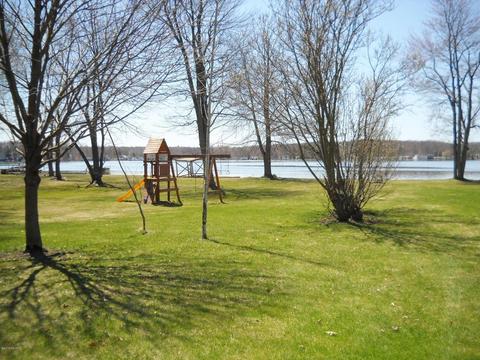 1084 E 88th St, Newaygo, MI 49337 photo 4