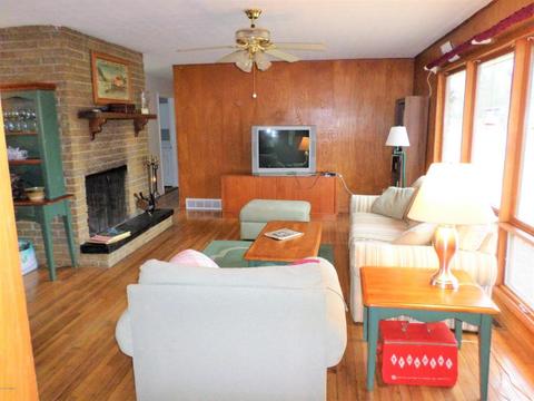22421 Maple Row St, Cassopolis, MI 49031 photo 10