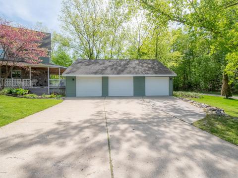 5232 Pointview Ct NE, Lowell, MI 49331 photo 4