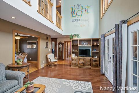 5232 Pointview Ct NE, Lowell, MI 49331 photo 9