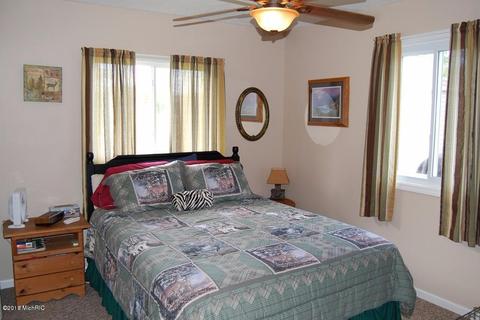 19921 Maple St, Evart, MI 49631 photo 3