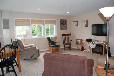 19921 Maple St, Evart, MI 49631 photo 7
