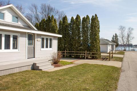 17536 Gruenbauer St, Spring Lake, MI 49456 photo 3