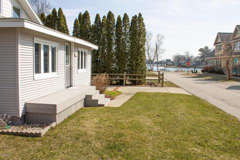 17536 Gruenbauer St, Spring Lake, MI 49456 photo 4