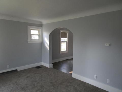 322 Franklin St, Bronson, MI 49028 photo 4