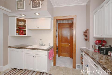 325 E Washington St, Belding, MI 48809 photo 11