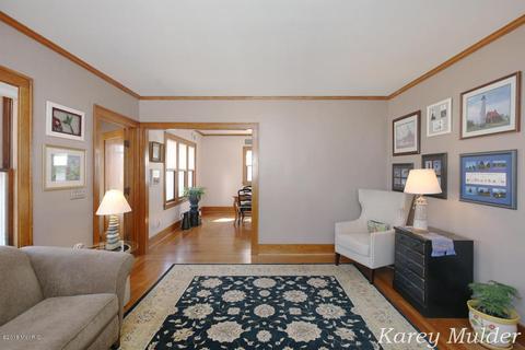 325 E Washington St, Belding, MI 48809 photo 6