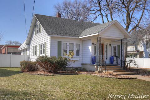 325 E Washington St, Belding, MI 48809 photo 2