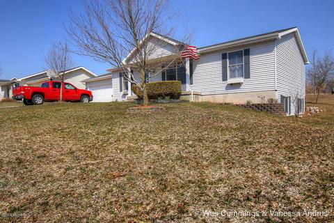 808 Morgan Dr, Belding, MI 48809 photo 2