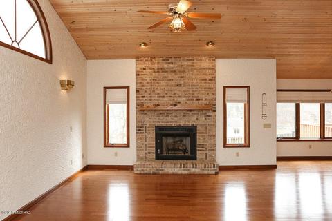 6376 Ormada Dr, Kalamazoo, MI 49048 photo 3